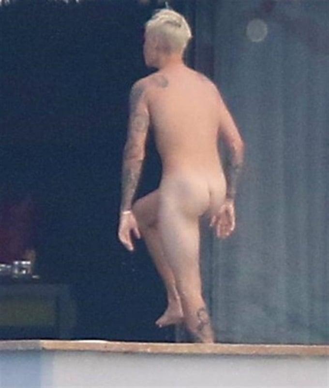 Justin Bieber But Naked
