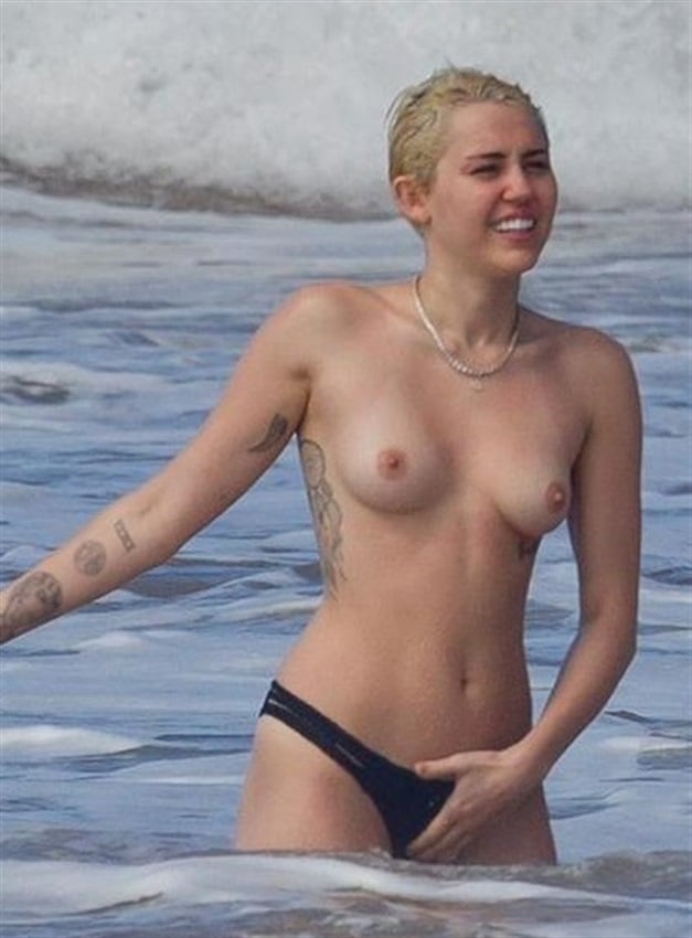 Mylie cyrus completely nude