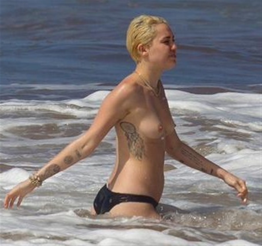 Crato Not Cias De Topless Miley Cyrus Curte Praia Patrick