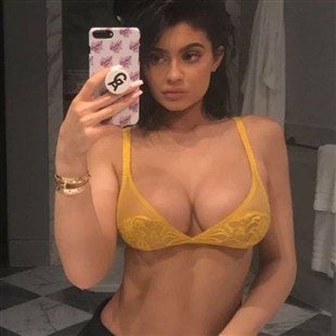 Kylie jenner nude tits