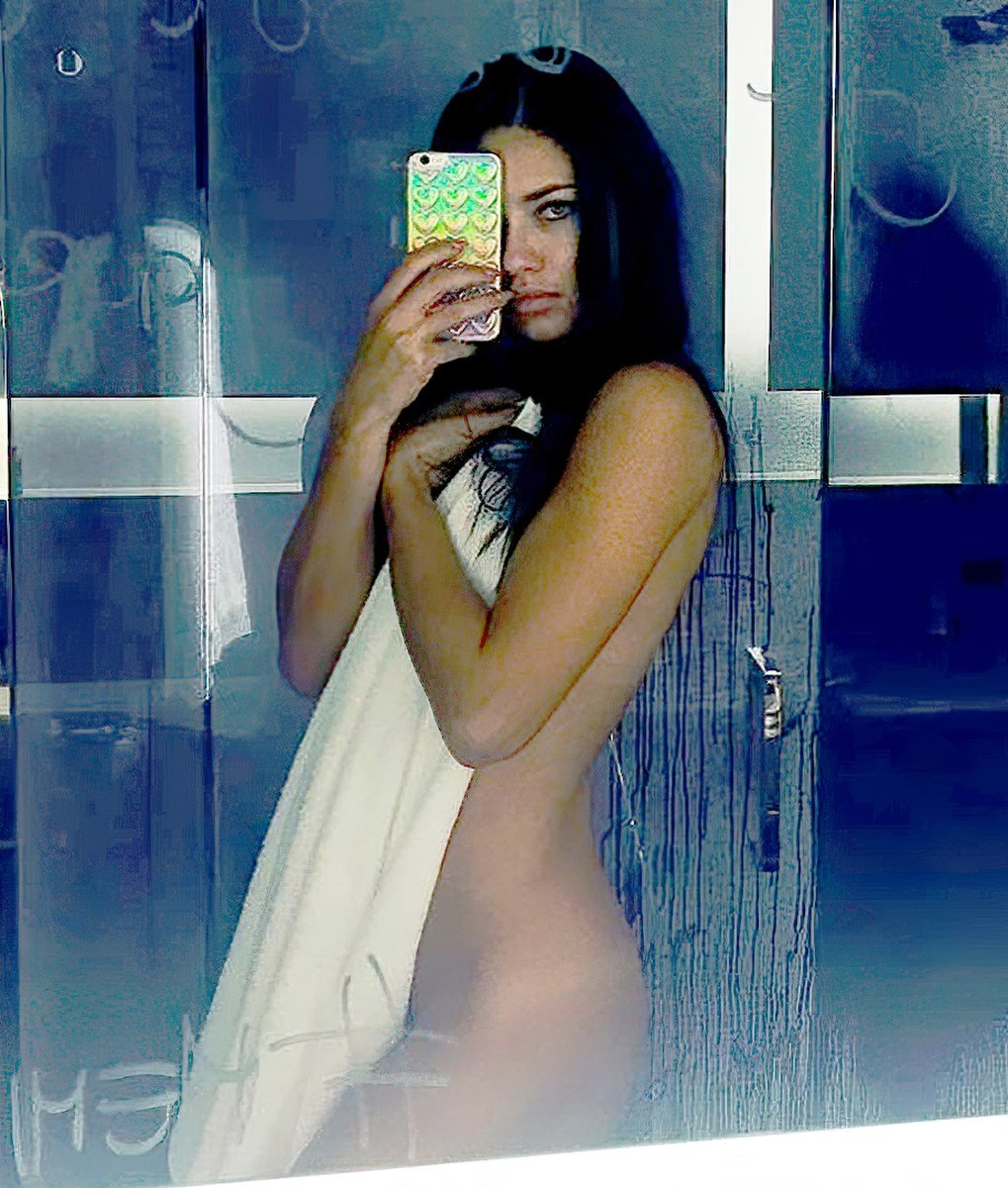 Adriana Lima  nackt
