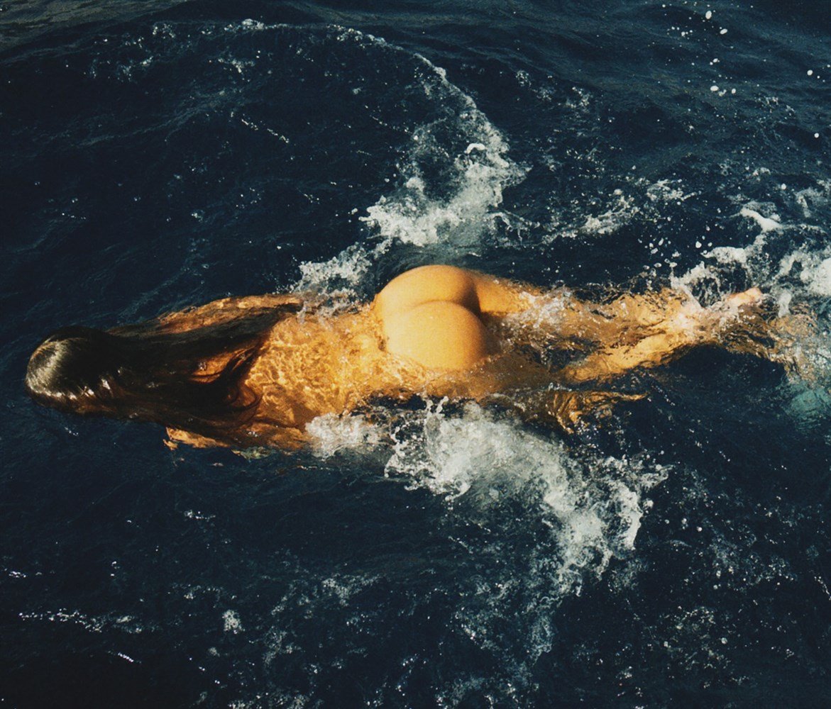 Alessandra Ambrosio Nude In The New Issue Of Maxim