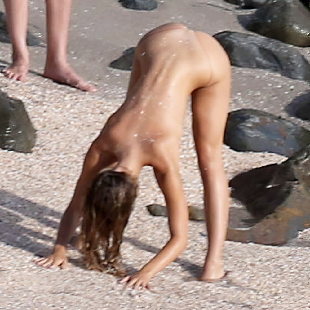Alexis Ren Topless Nude Beach Photos