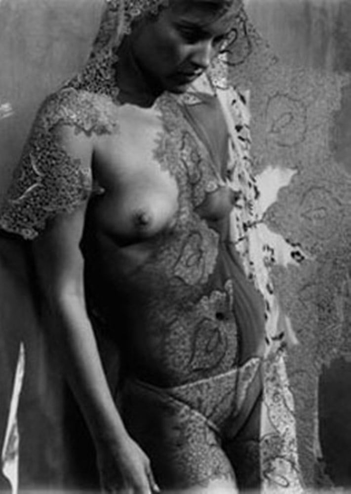 Ali Larter Rare Nude Outtake Photos