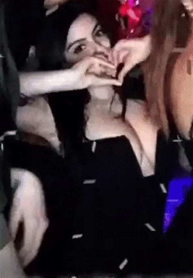 Ariel Winter’s Big Teen Boobs Hanging Out At A Birthday Party