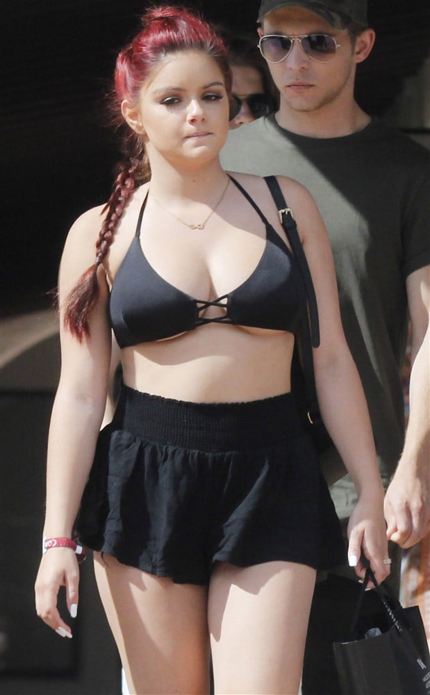 Ariel Winter Is A Fat Slut At Coachella