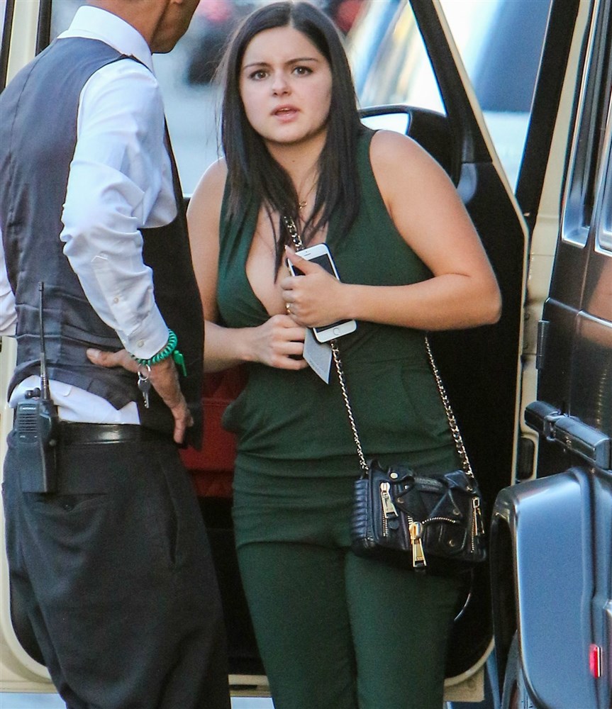 Ariel Winter’s Teen Titties Nearly Fall Out Of Her Top