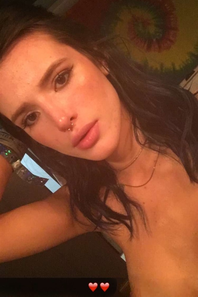 Bella Thorne Topless Nude Snapchat Photo Leaked