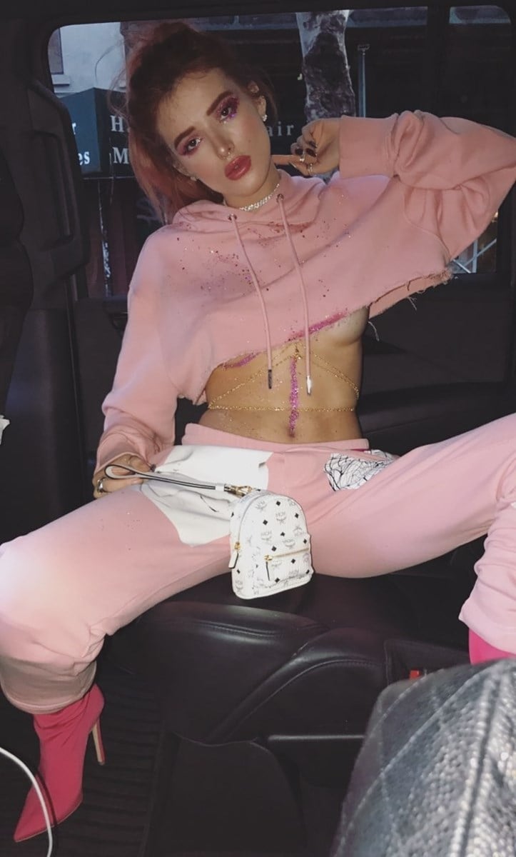 Bella Thorne Flashes Her Underboob And Nipple