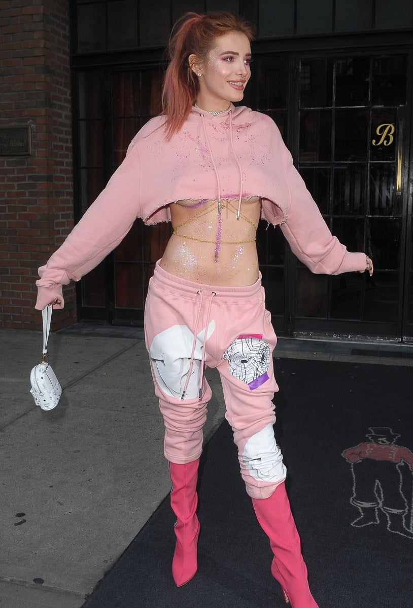 Bella Thorne Flashes Her Underboob And Nipple