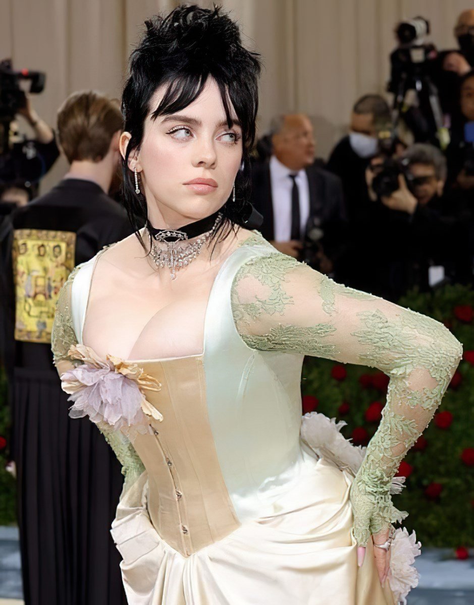 Billie Eilish With Her Tits Out At The Met Gala