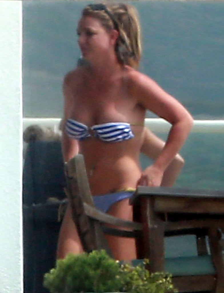 Shocking Britney Spears Bikini Pics