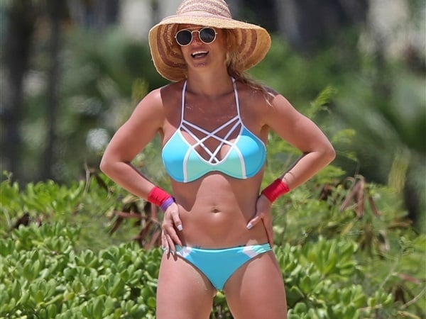 Britney Spears Old Lady Bikini Camel Toe