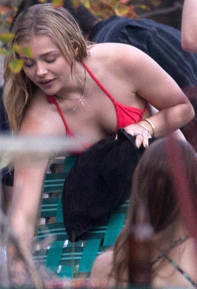 Chloe Grace Moretz In A Bikini On The Set Of “Neighbors 2”