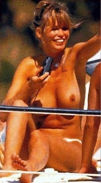 Photos claudia schiffer nude Claudia Schiffer
