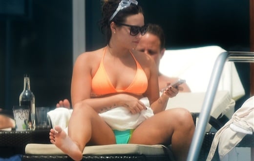 Demi Lovato Flaunts Her Crotch In A Bikini