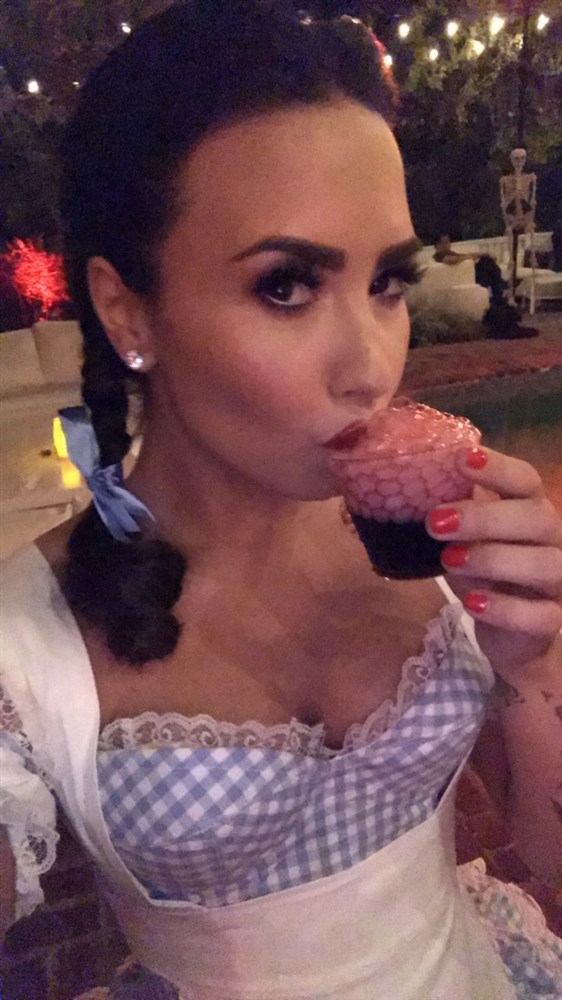 Demi Lovato’s Fat Tits As Dorthy For Halloween