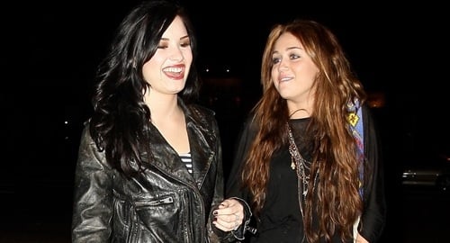 Demi Lovato And Miley Cyrus Are Dating