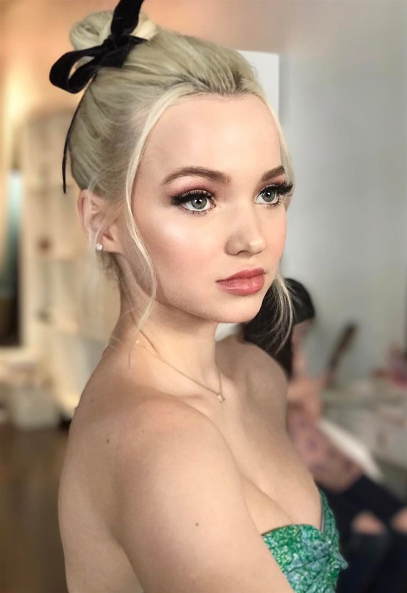 Dove Cameron Presses Her Boobs Together For Nickelodeon