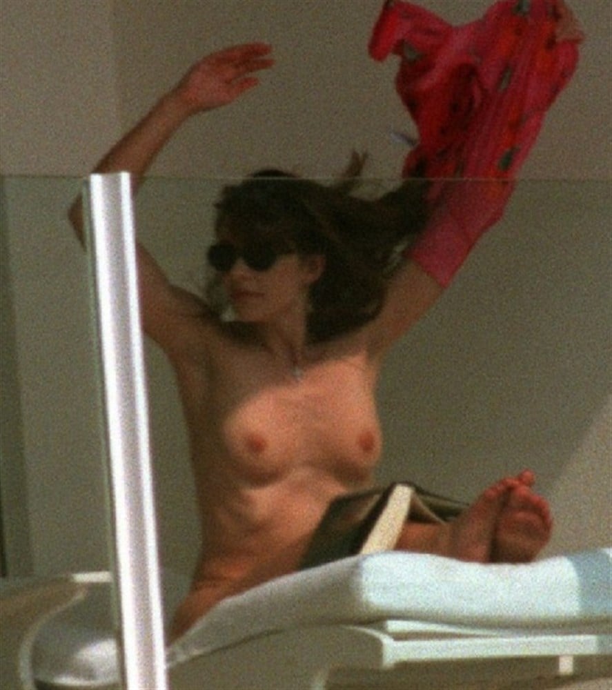 The Ultimate Elizabeth Hurley Candid Nude Photos Compilation