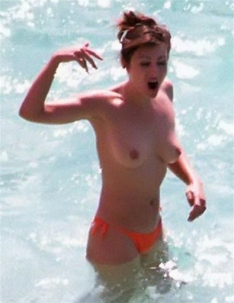 The Ultimate Elizabeth Hurley Candid Nude Photos Compilation
