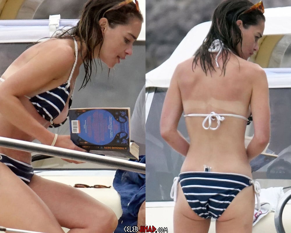 Emilia Clarke bikini skinny