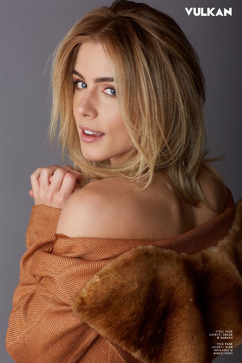 Emily Bett Rickards Leaked Nude And Outtake Photos