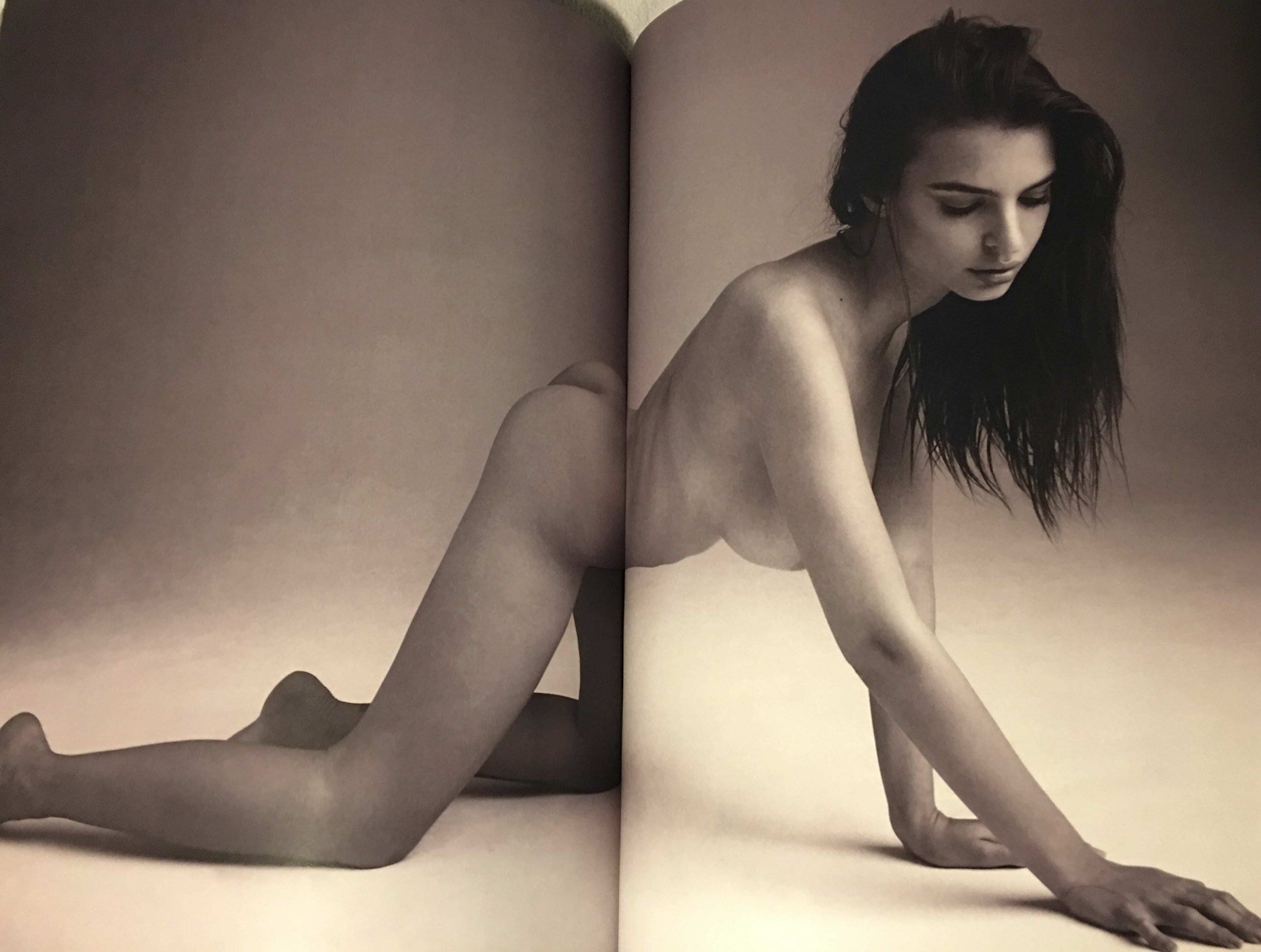 emily ratajkowski nude