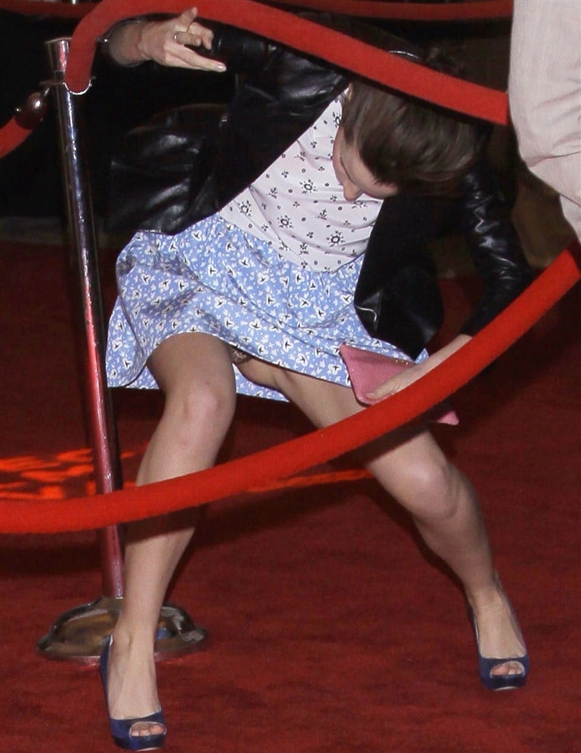 upskirt panty no watson Emma