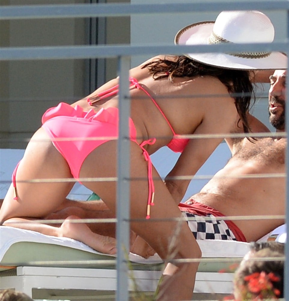 Eva Longoria And Keri Russell Bikini Battle In Miami