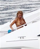 Spice Girl Geri Halliwell Topless Pics