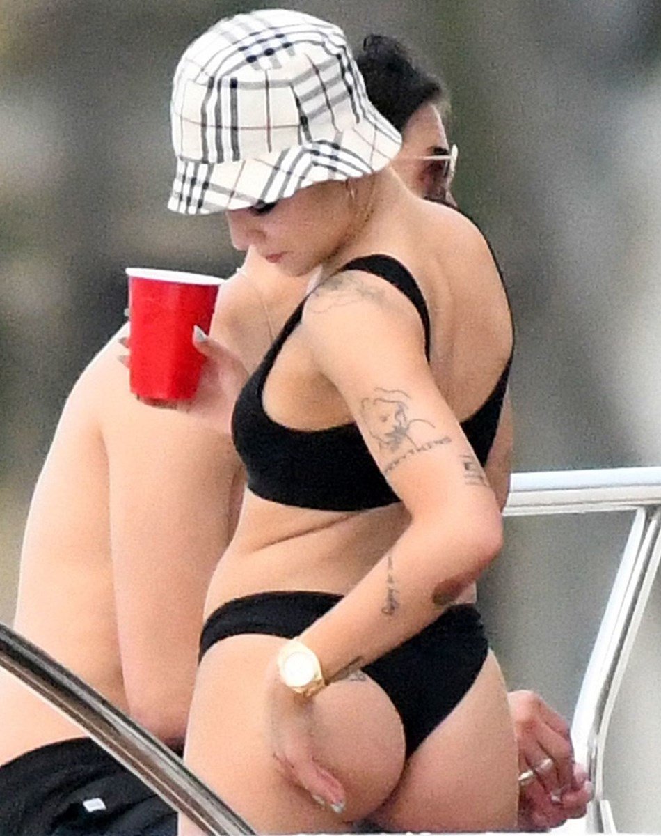 Halsey Ultimate Ass Compilation
