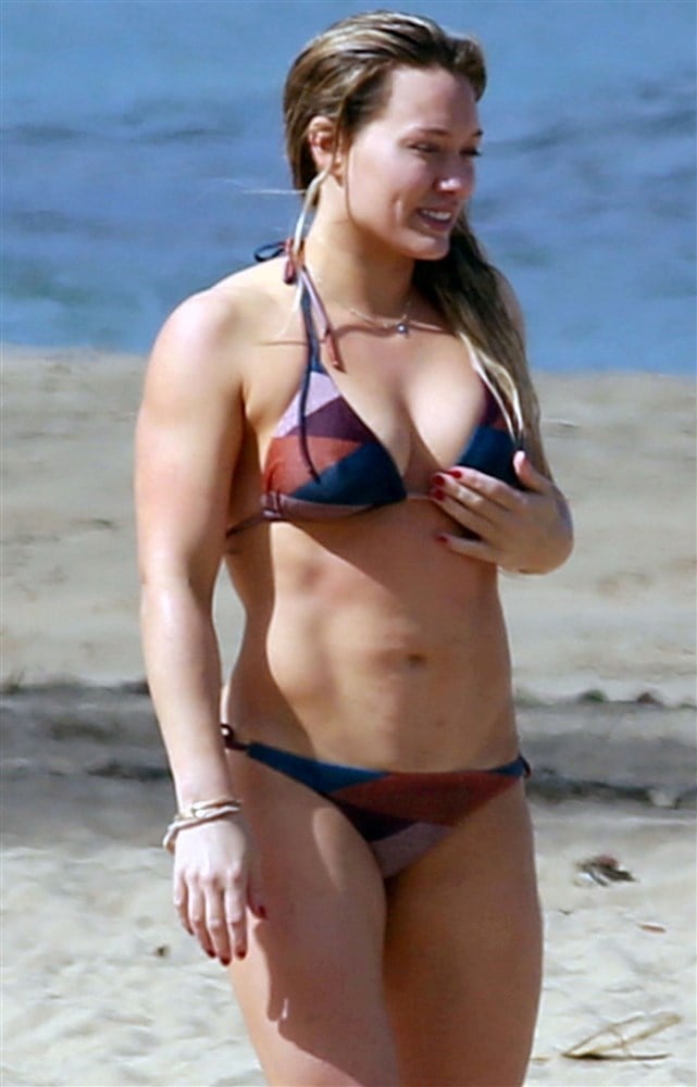Hilary Duff’s Strong Ass Bikini Beach Pics