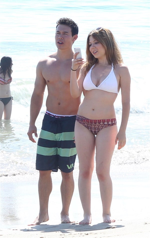 Jennette McCurdy In A Bikini Frolicking With Homosexuals