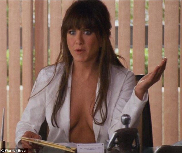 Jennifer Aniston Almost Naked In ‘Horrible Bosses’