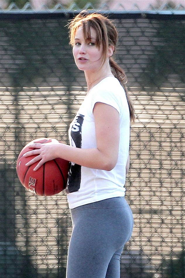 Jennifer Lawrence Sucks At Basketball