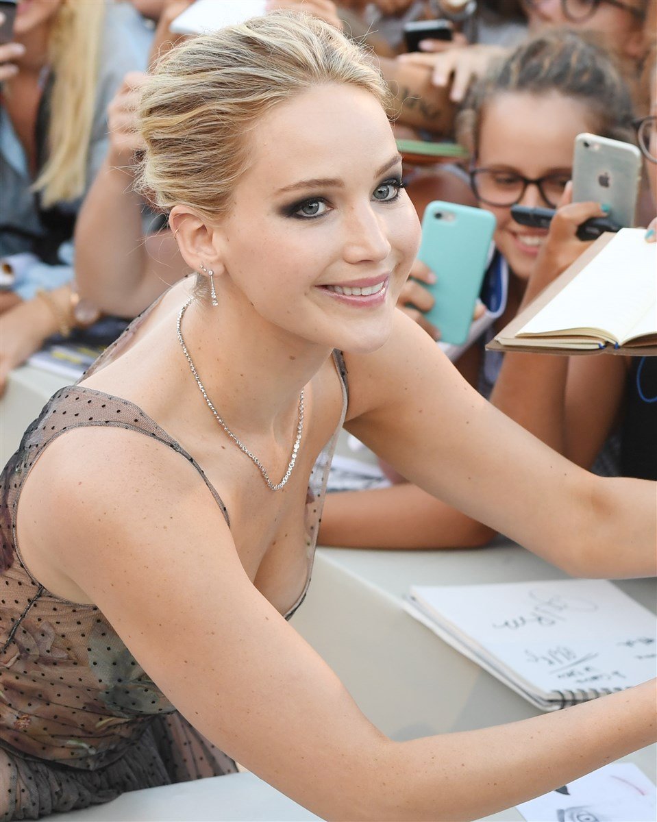 Jennifer Lawrence Bends Down To Show Her Fans Her Boobs