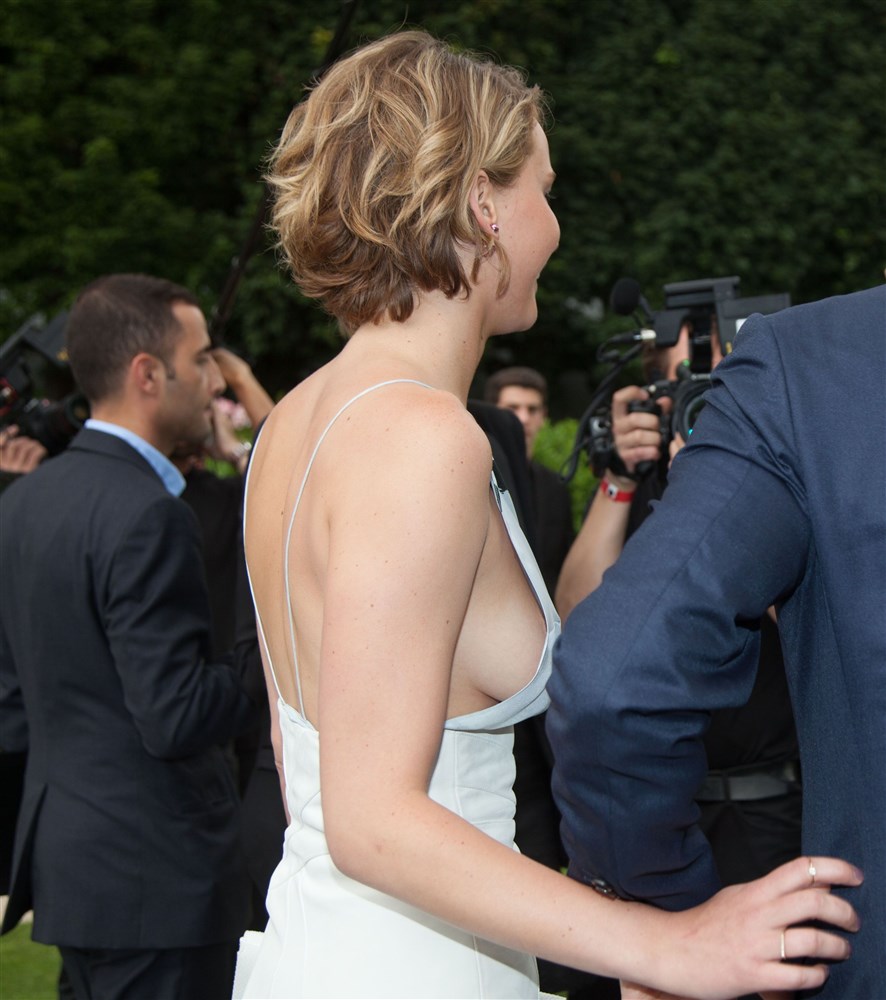 Jennifer Lawrence Shows Gratuitous Amounts Of Sideboob In Paris