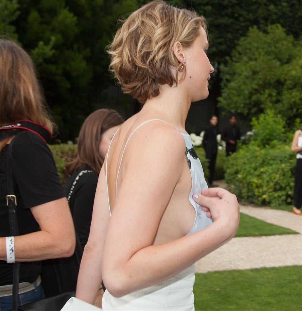 Jennifer Lawrence Shows Gratuitous Amounts Of Sideboob In Paris
