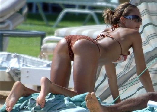 Jessica Alba bikini butt