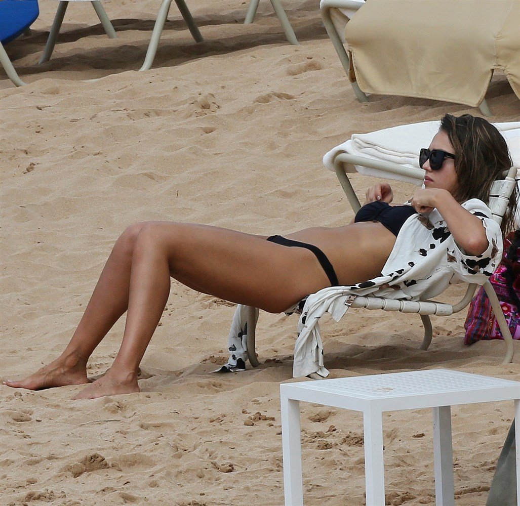 Jessica Alba Spring Break Bikini Beach Pics Day 3