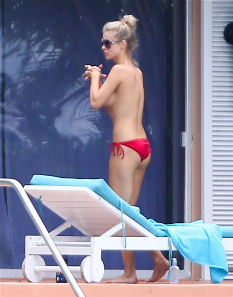 Joanna Krupa Topless Bikini Pics