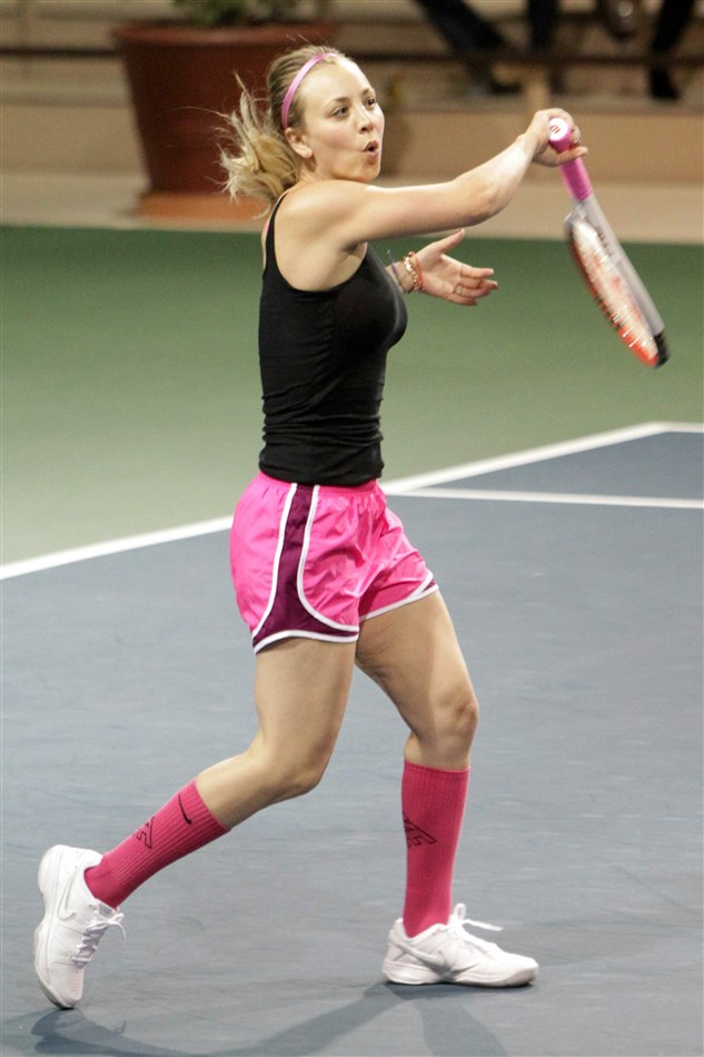 Kaley Cuoco Really Likes Playing Tennis