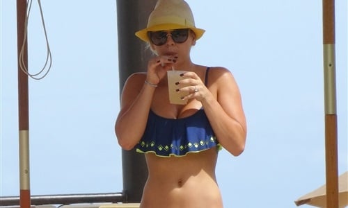 Kaley Cuoco bikini