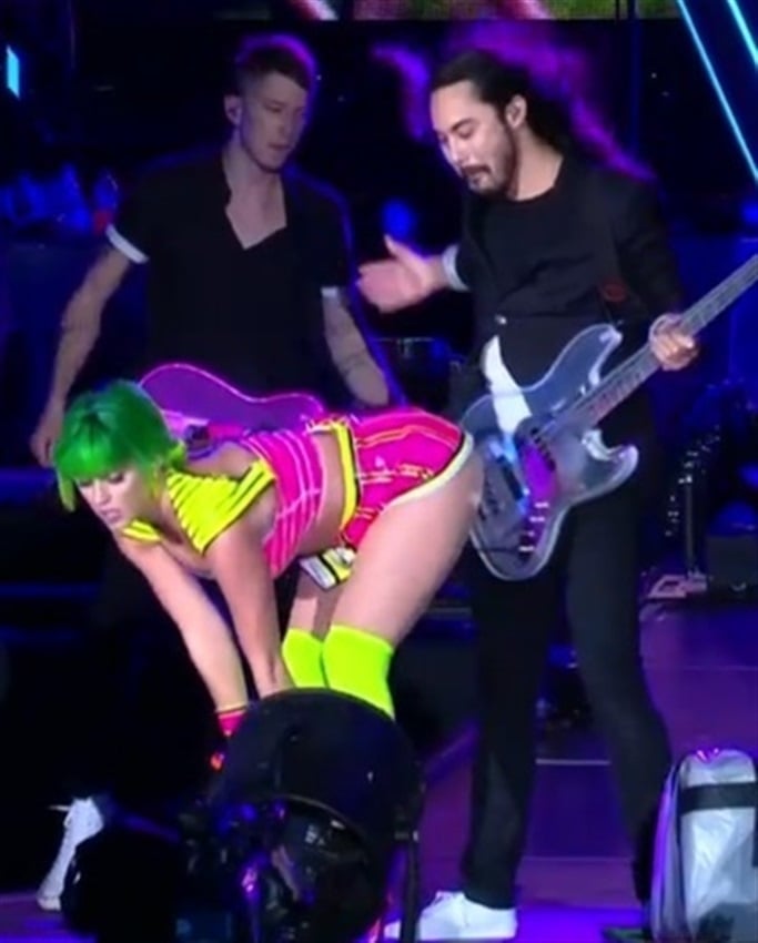Katy Perry Takes Her Ass Back On Tour