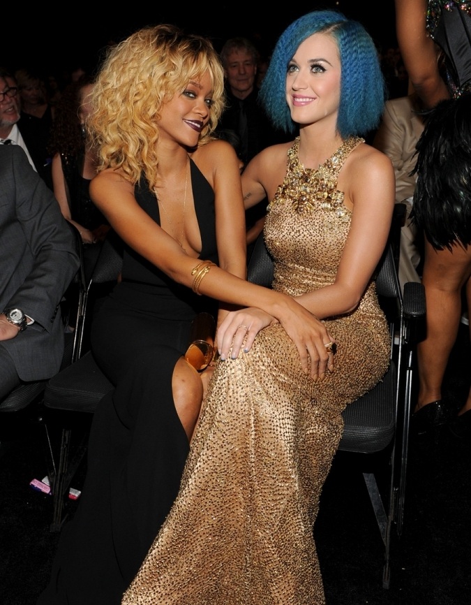Katy Perry &amp; Rihanna Dyke Out At The Grammys