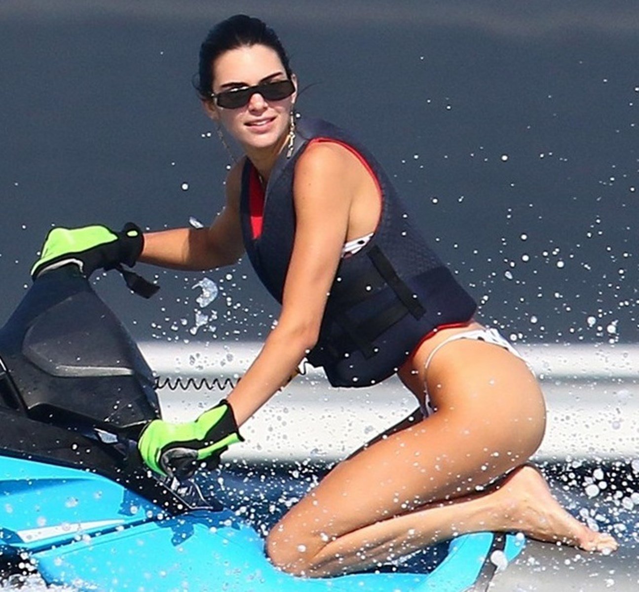 Kendall Jenner Shows Her Butthole While In A Bikini
