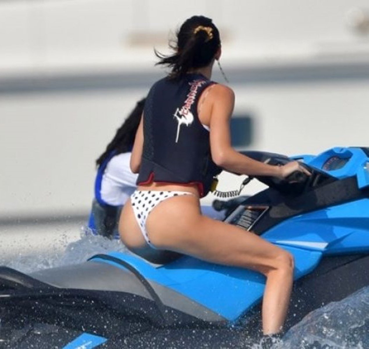 Kendall Jenner Shows Her Butthole While In A Bikini
