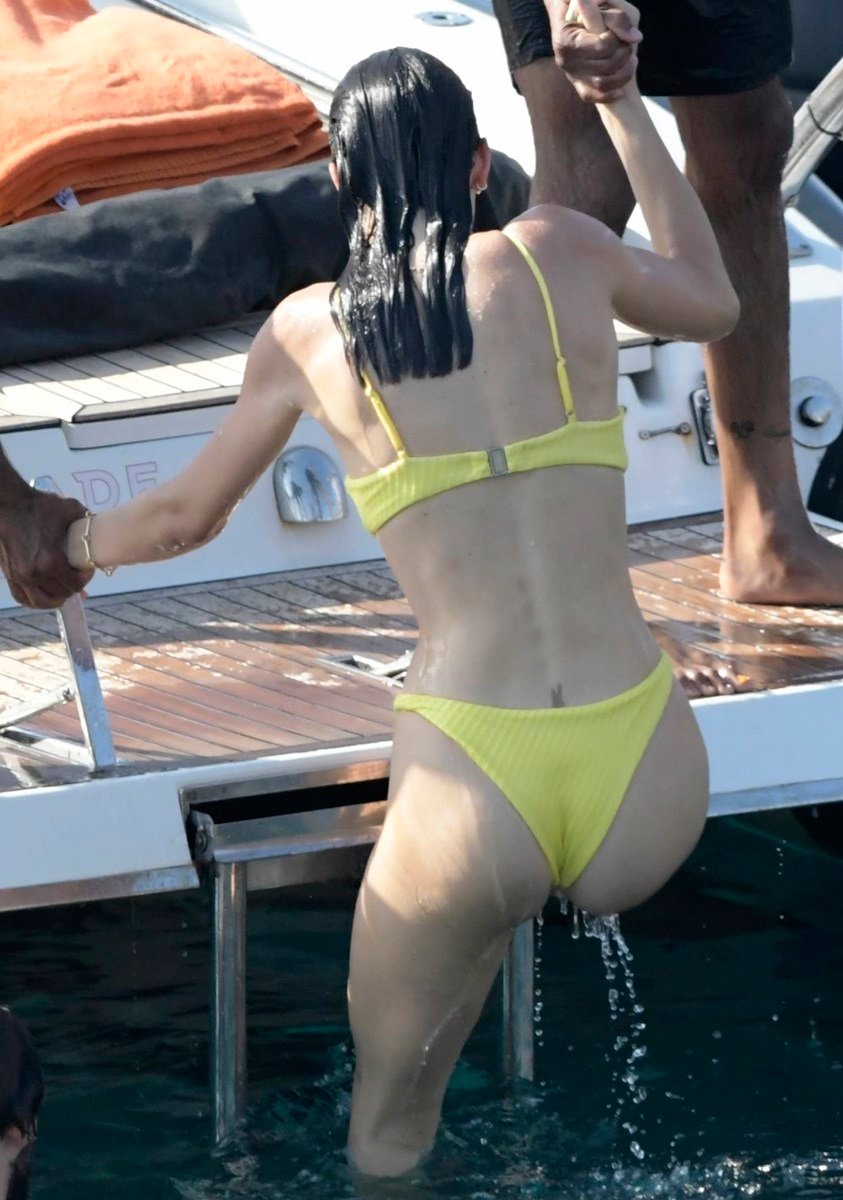 Kendall Jenner Scrawny Ass Thong Bikini Candids