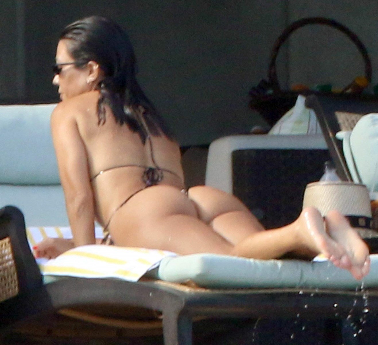 Kourtney Kardashian Flaunts Her Ass In A Tiny Thong Bikini